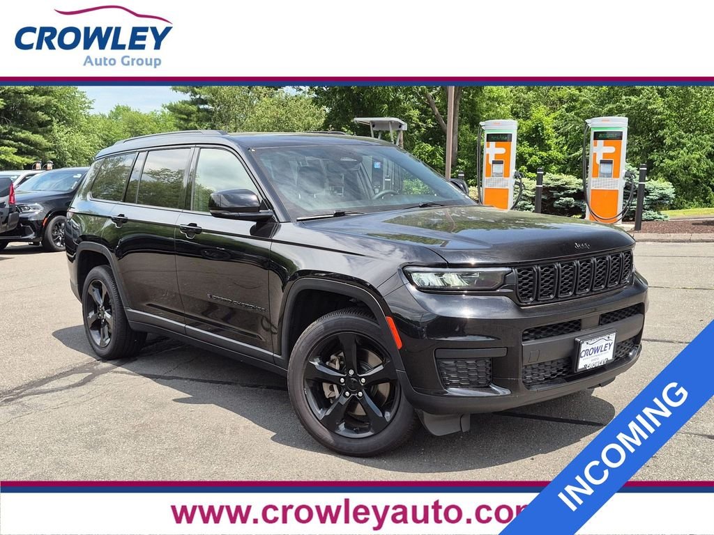 Used 2023 Black Jeep Altitude image 1