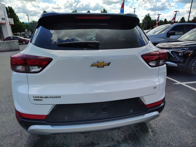 Used 2024 White Chevrolet LT image 5