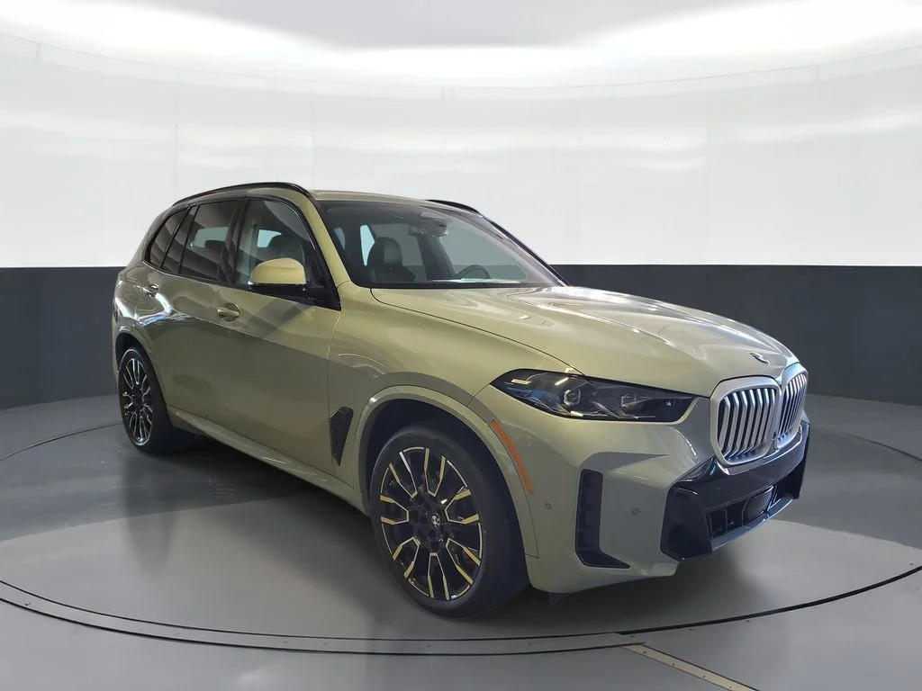 Used 2026 Gray BMW sDrive40i image 2