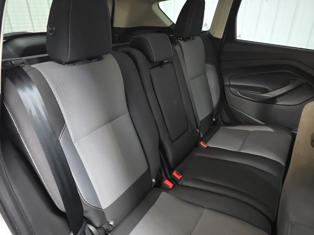 Used 2019 Silver Ford SE image 20