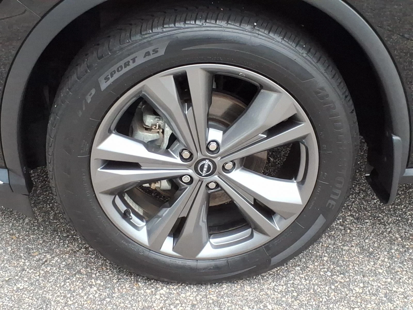 Used 2023 Super Black Nissan Platinum image 4