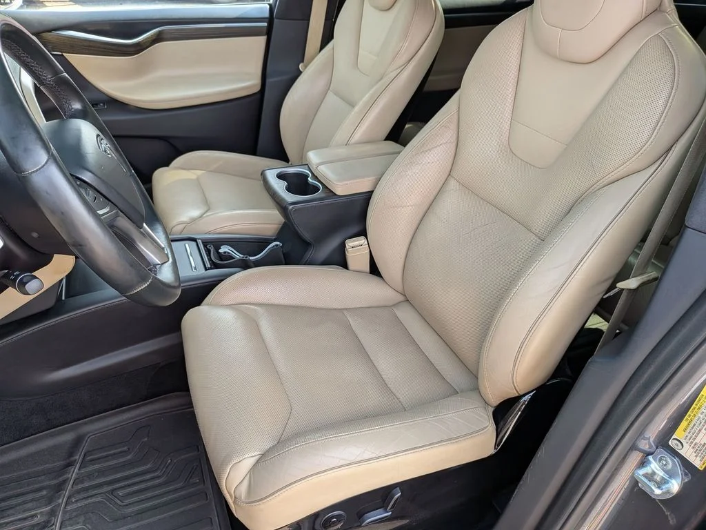 Used 2016 Gray Tesla P90D image 13