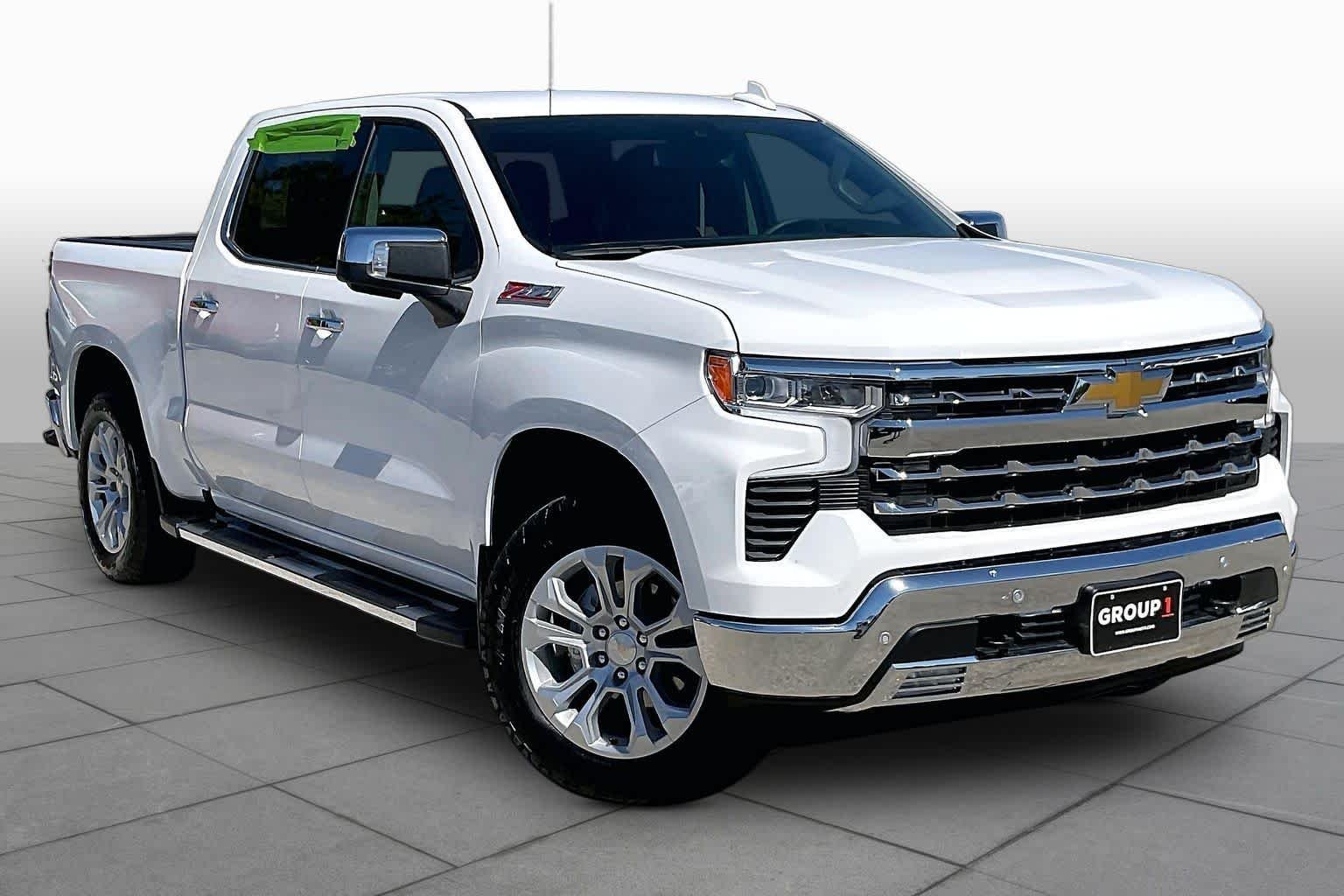 Used 2025 Summit White Chevrolet LTZ image 3