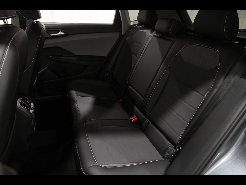 Used 2023 GRAY Volkswagen 1.5T SE 4Motion image 19