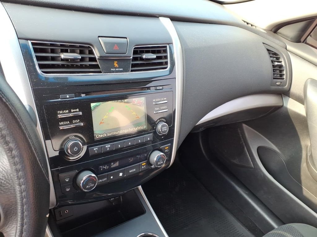 Used 2015 Super Black Clearcoat Nissan 2.5 SV image 6