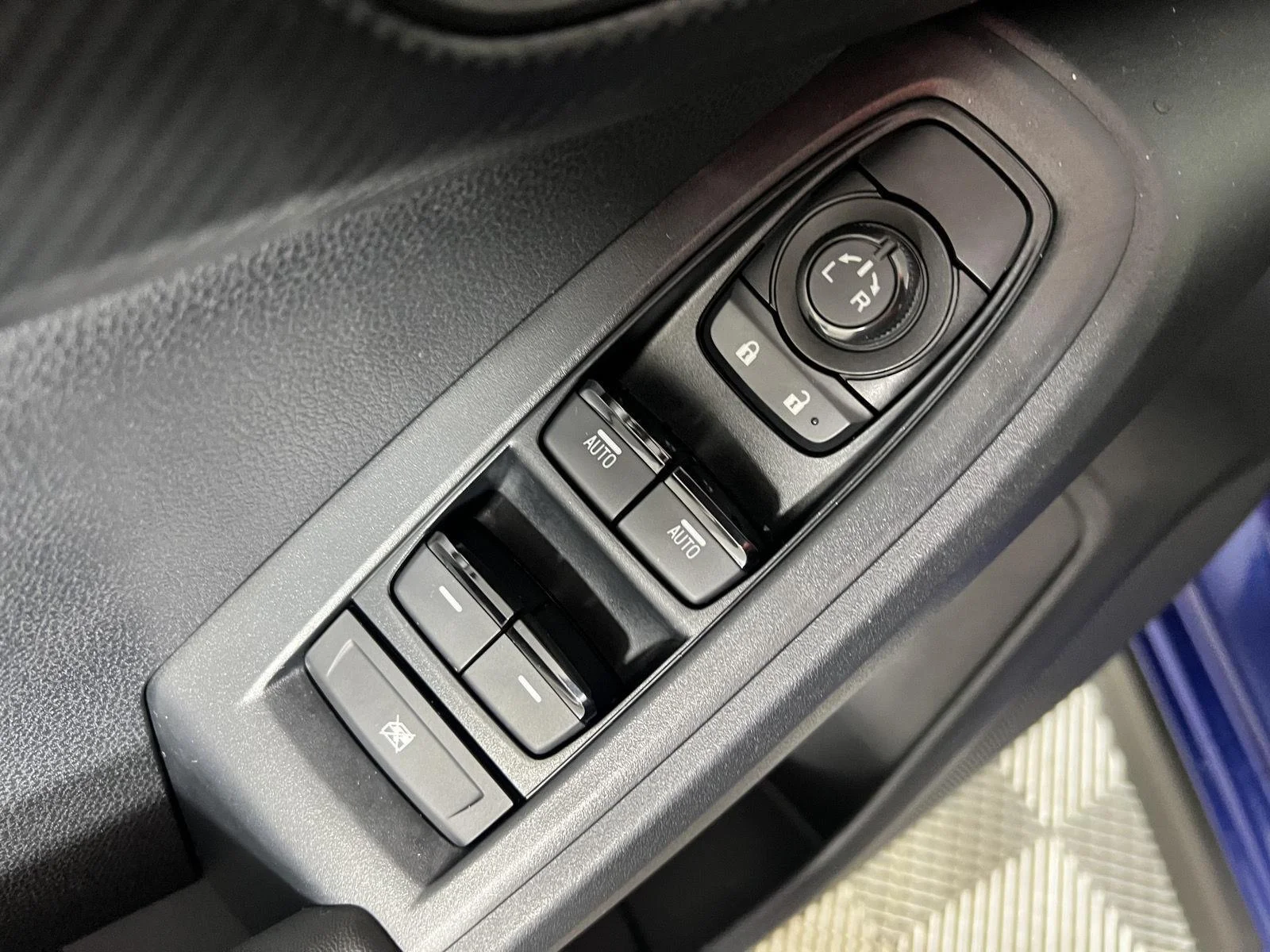 Used 2024 Sapphire Blue Pearl Subaru Premium image 25