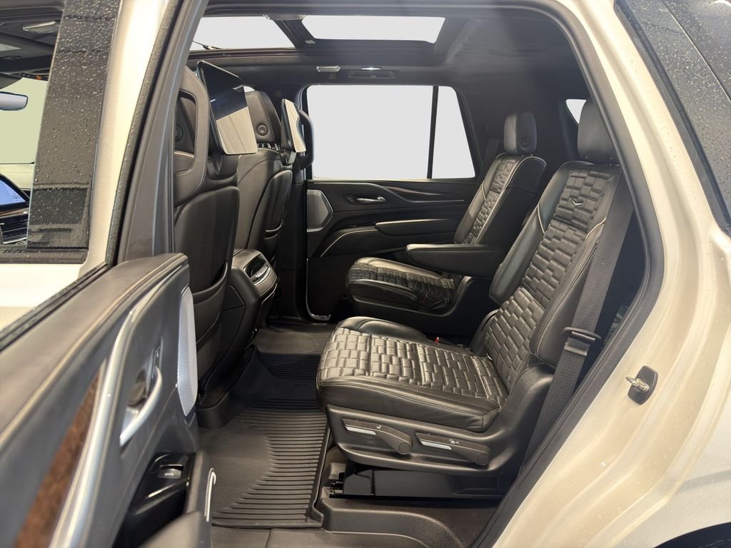 Used 2022 White Cadillac Sport Platinum image 26