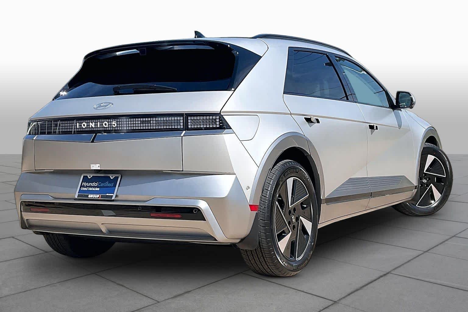 2026 Hyundai IONIQ 5 Limited - Photo 12