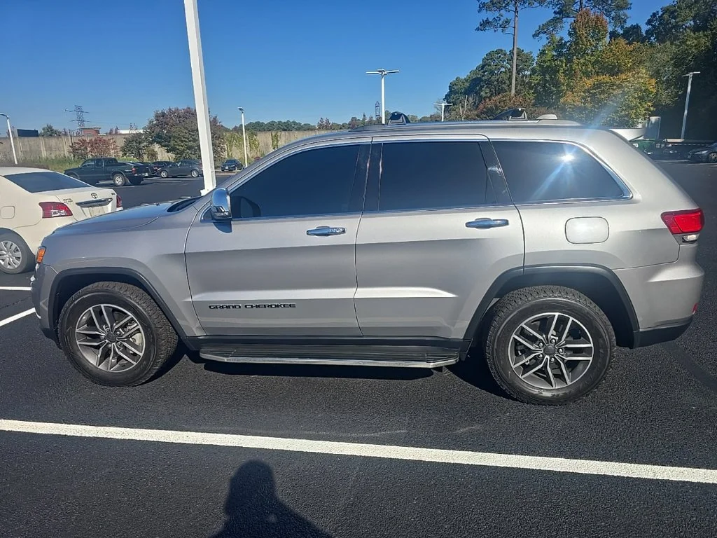 Used 2020 Silver Jeep Limited image 8