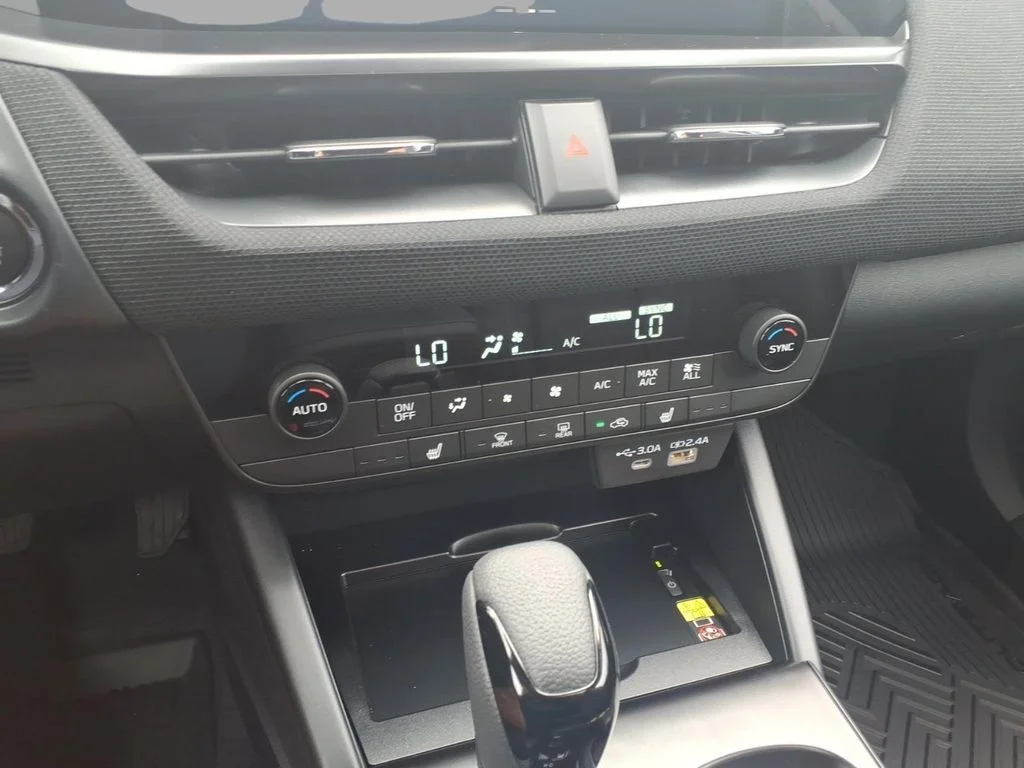 New 2026 CRYSTAL BLACK SILICA Subaru Premium image 18
