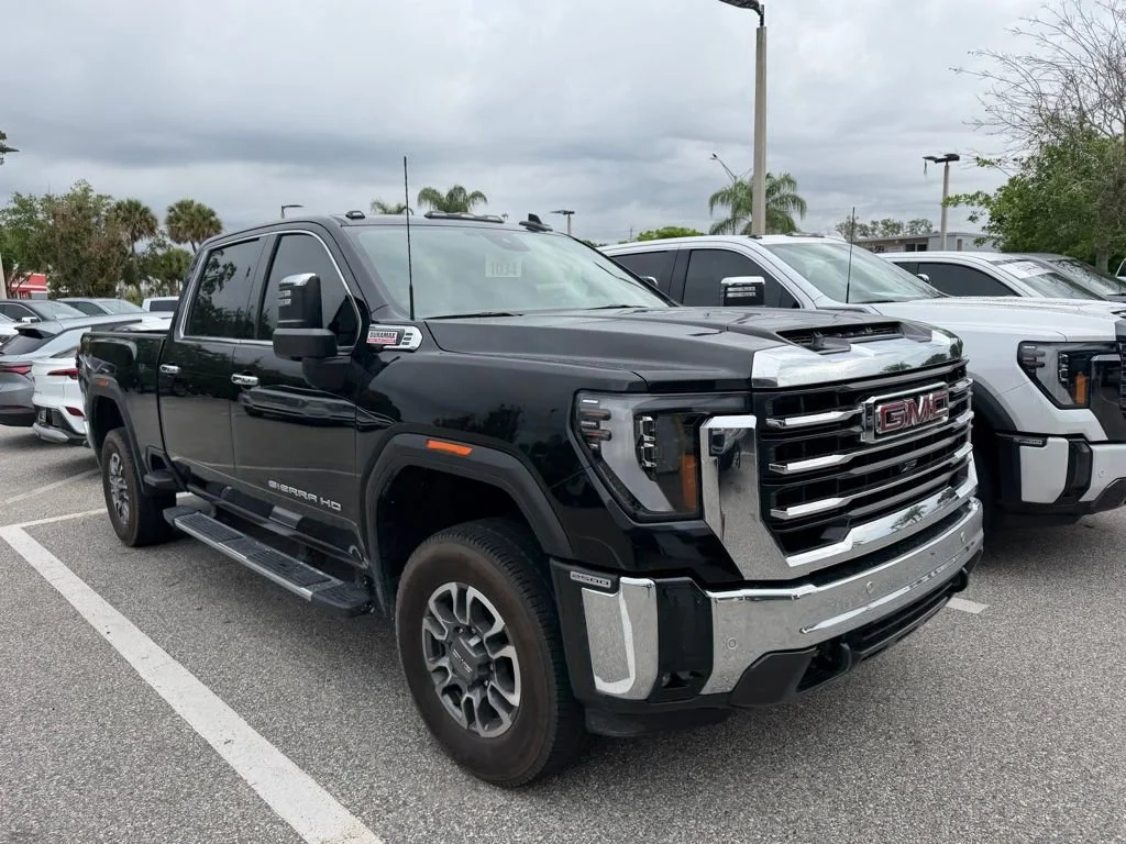 2024 GMC Sierra 4WD Crew Cab Standard Box SLT's photo