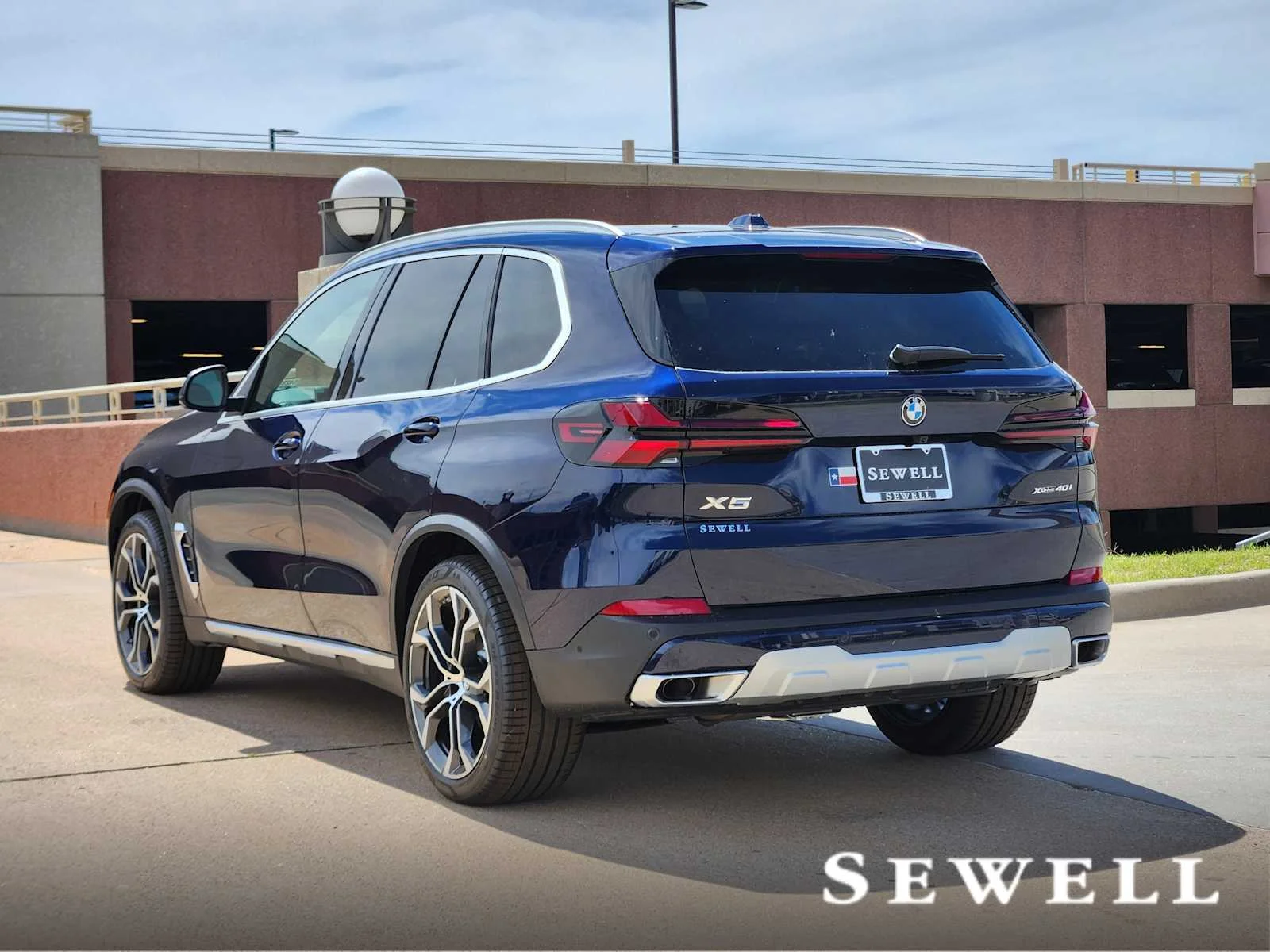 New 2026 Tanzanite Blue II Metallic BMW xDrive40i image 3