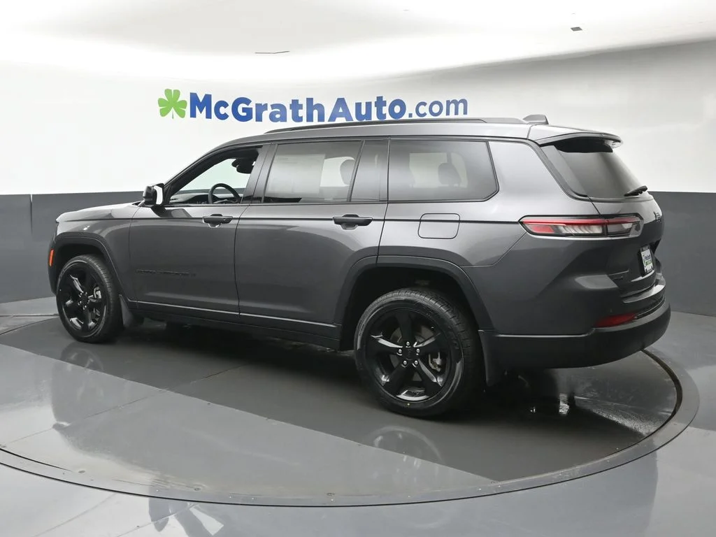 Used 2024 Gray Jeep Limited image 27