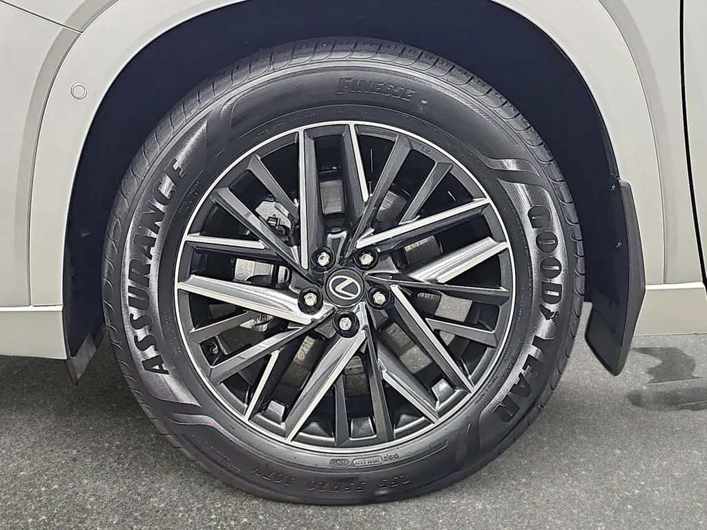 New 2026 Celestial Silver Metallic Lexus PREMIUM AWD image 31