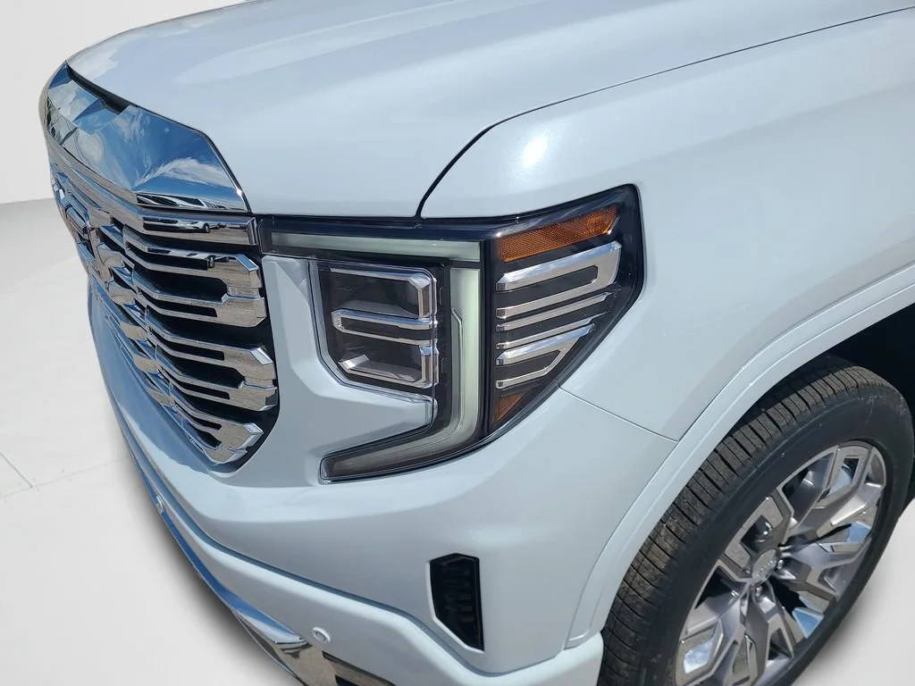 New 2026 Glacier White Tricoat GMC Denali image 25