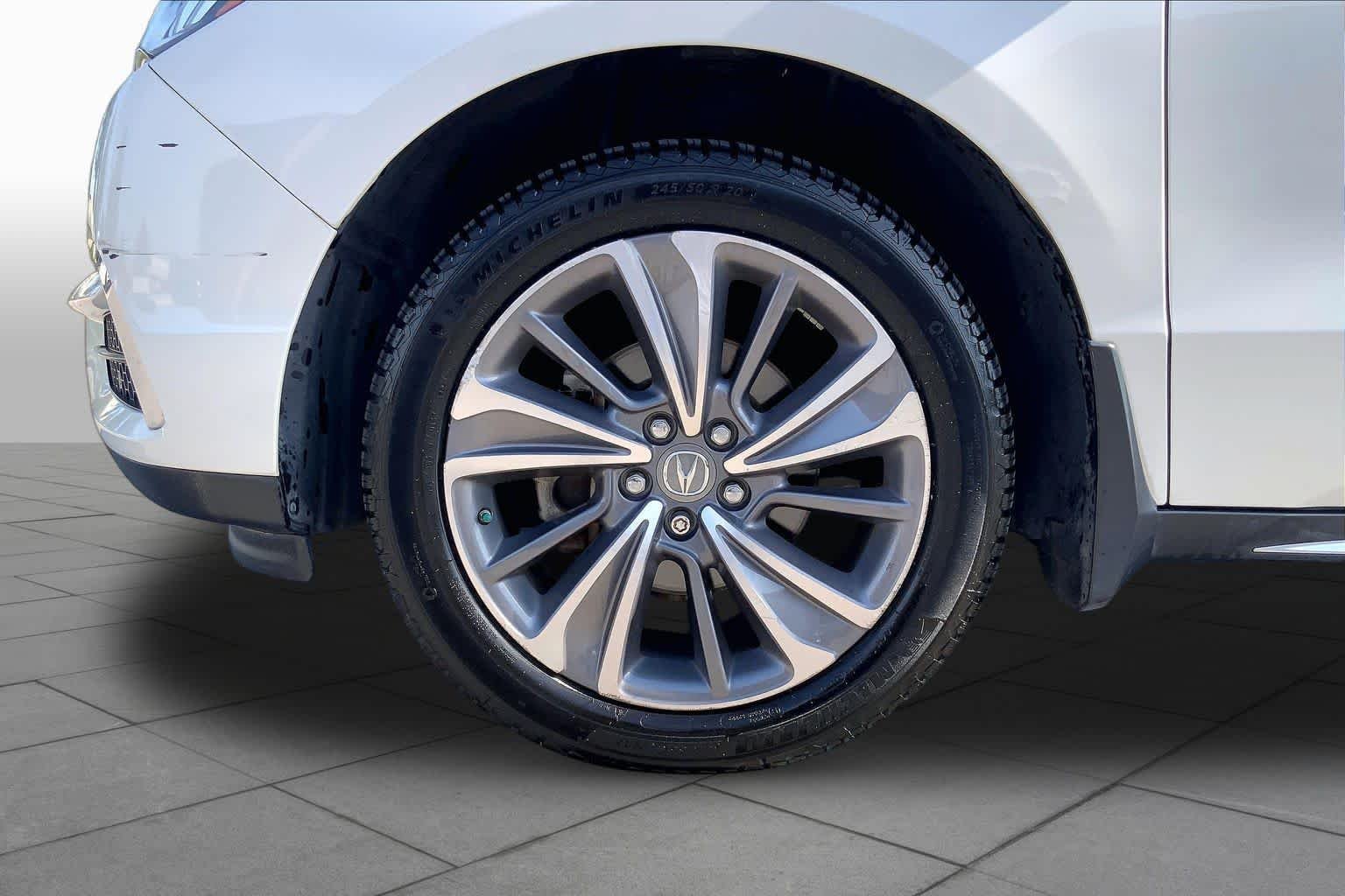Used 2018 White Diamond Pearl Acura w/Technology Pkg image 11