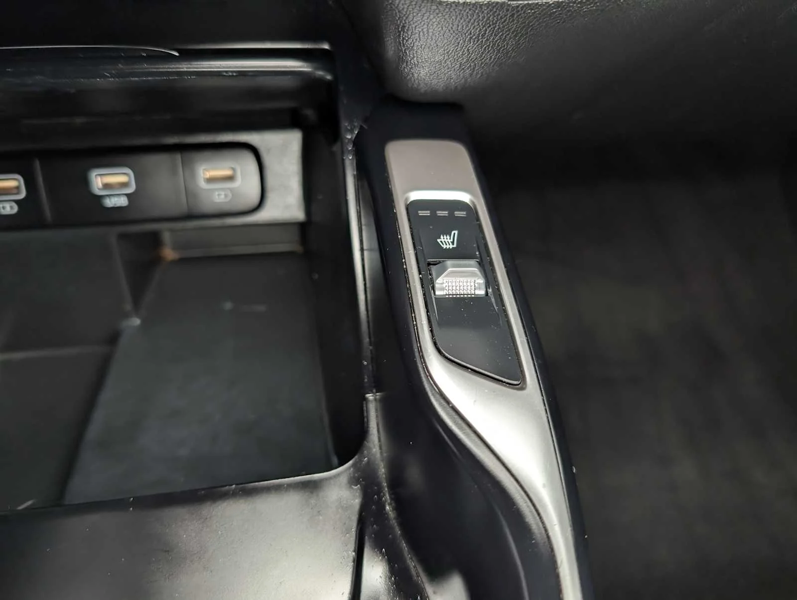 Used 2021 Ebony Black Kia S image 31