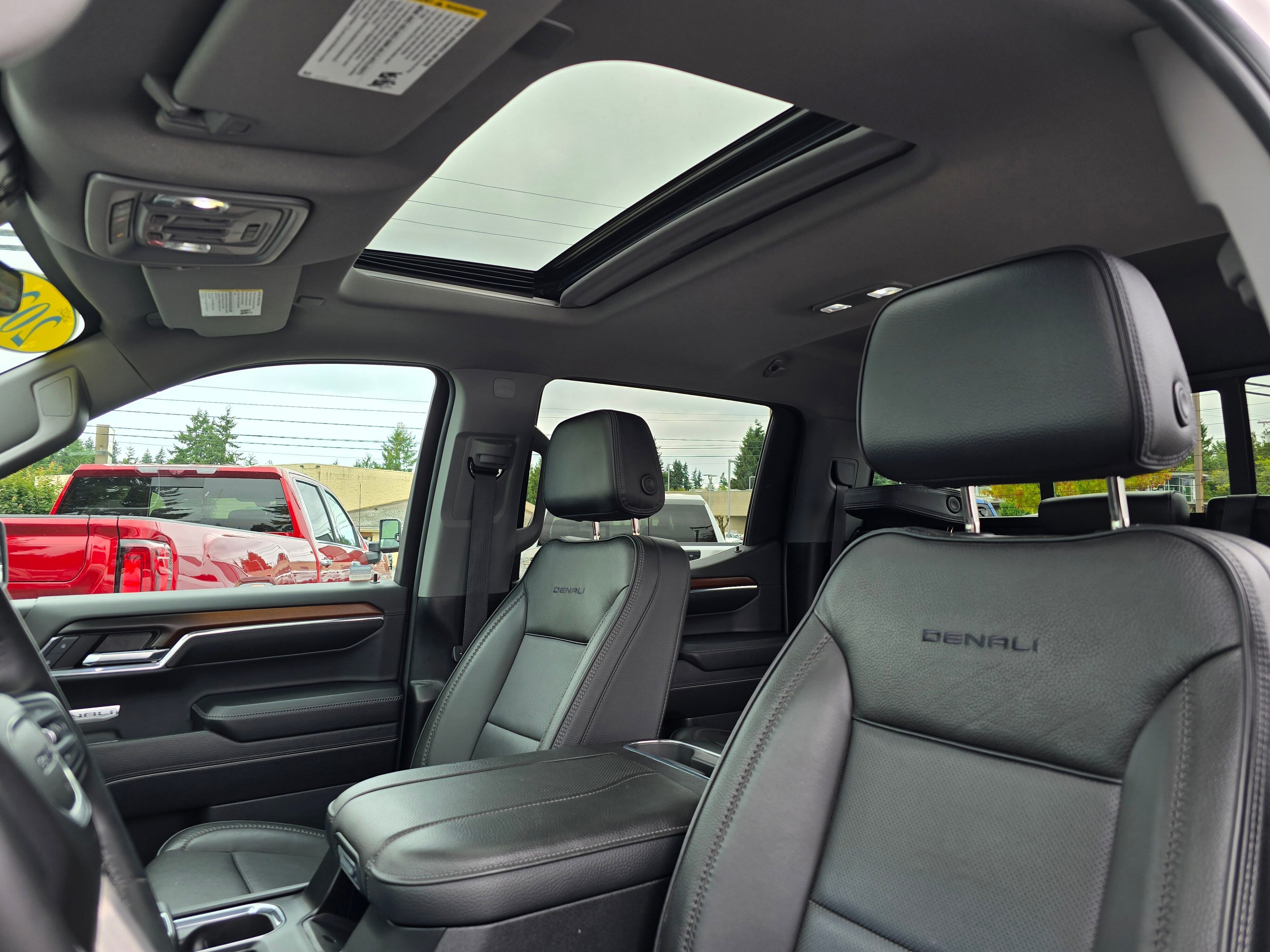 Used 2024 White Frost Tricoat GMC Denali image 19