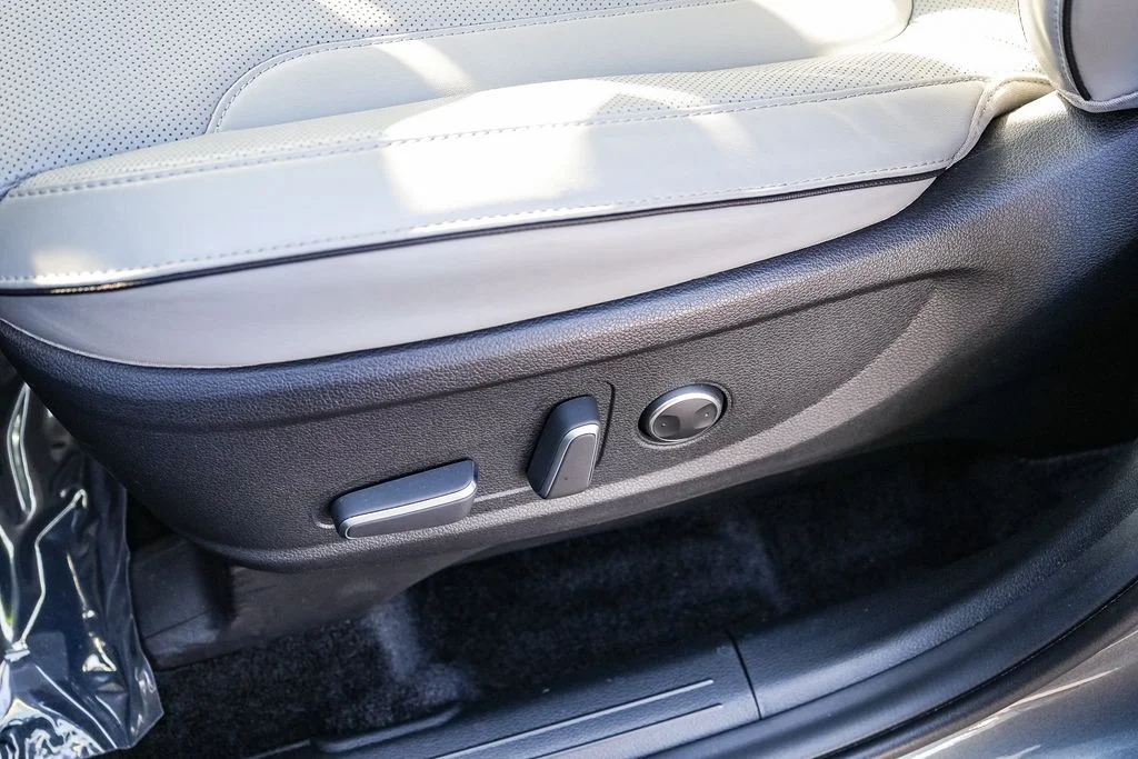 Used 2025 Gray Hyundai SEL image 20
