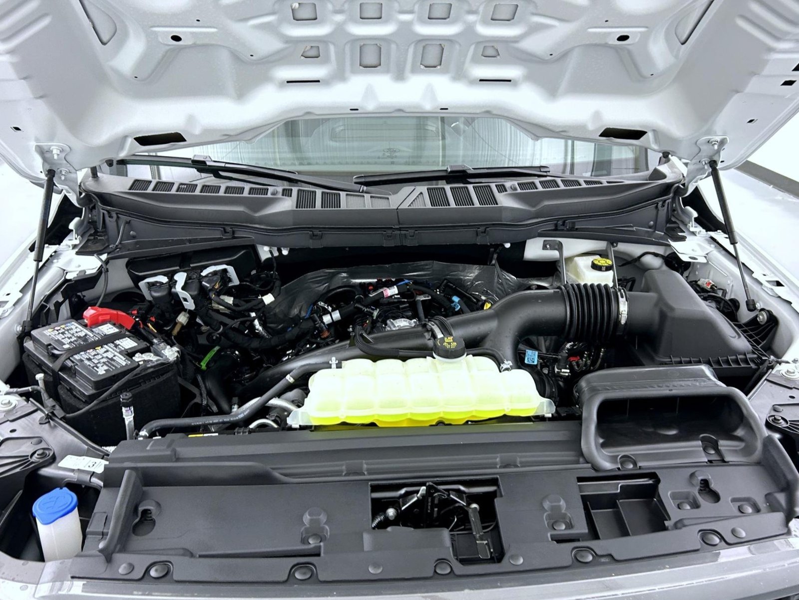 New 2026 Oxford White Ford STX image 24