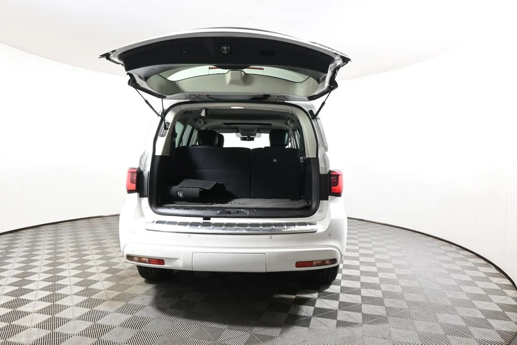 Certified Used 2023 White INFINITI LUXE image 39