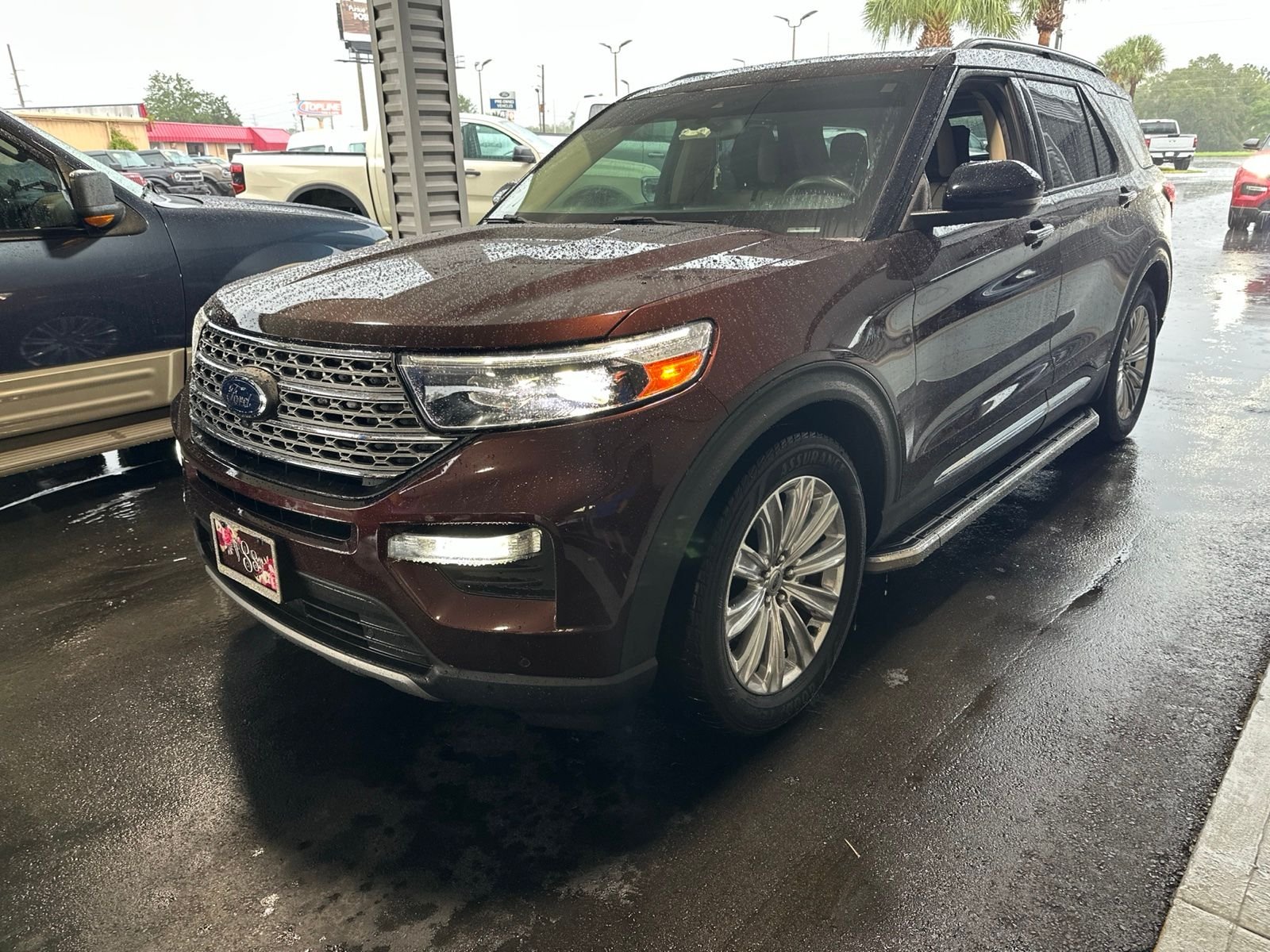 Used 2020 Red Ford Limited image 1