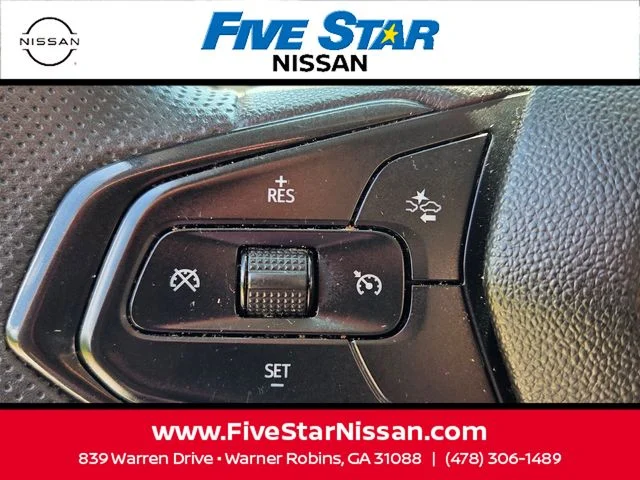 Used 2022 White Chevrolet LT image 27