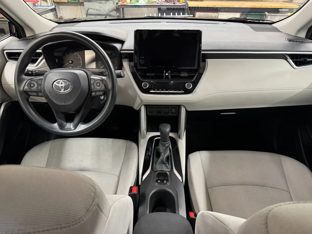 Used 2024 Black Toyota L image 17