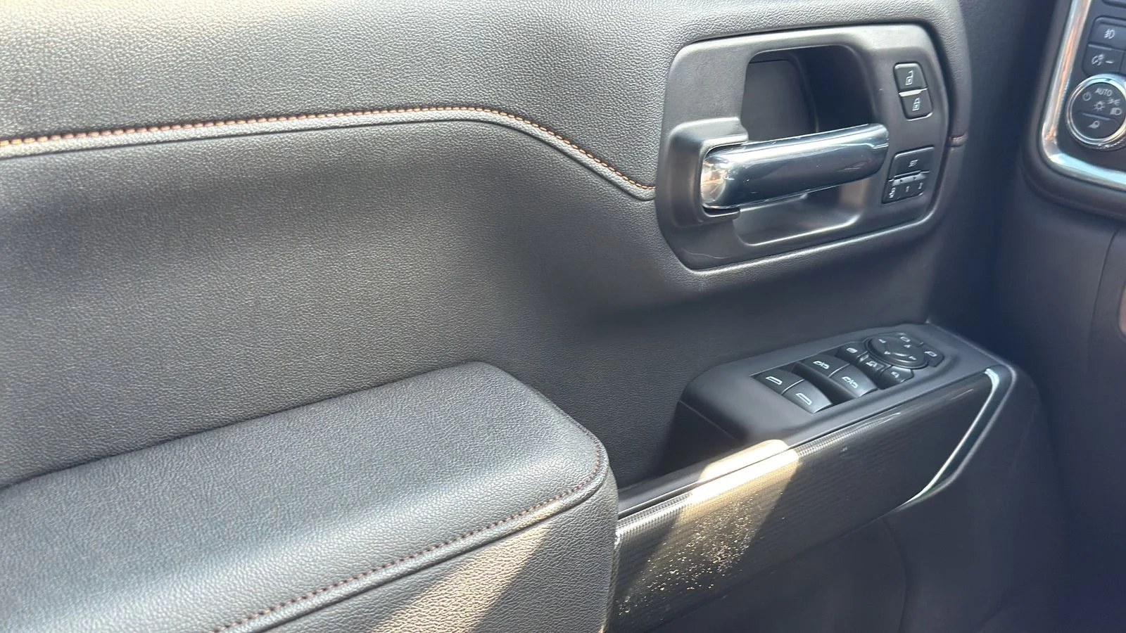 Used 2022 Black GMC AT4 image 9