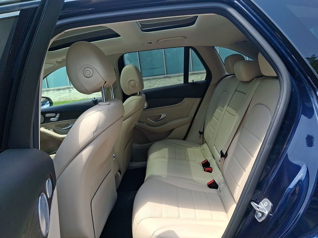 Used 2019  Mercedes-Benz GLC 350e image 10