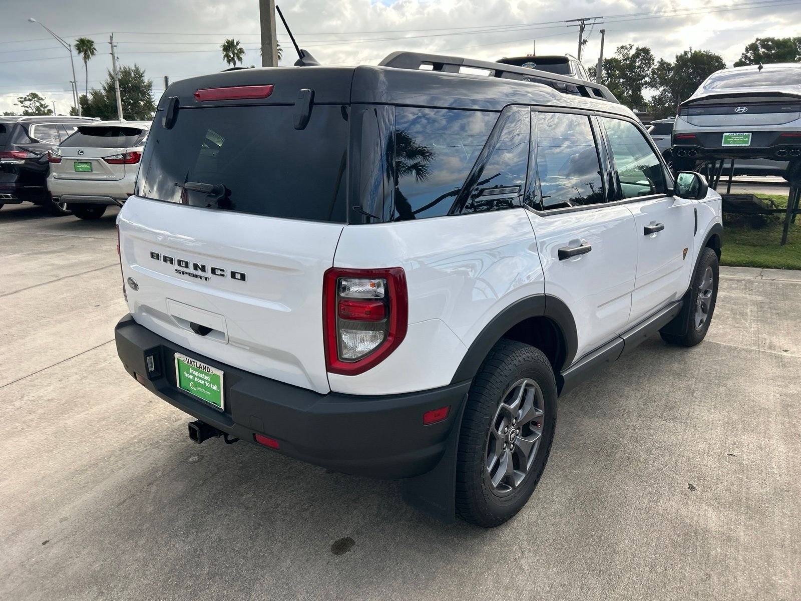 Used 2024 White Ford Badlands image 5
