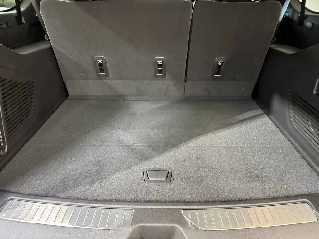 New 2026 Sterling Metallic GMC AT4 image 8