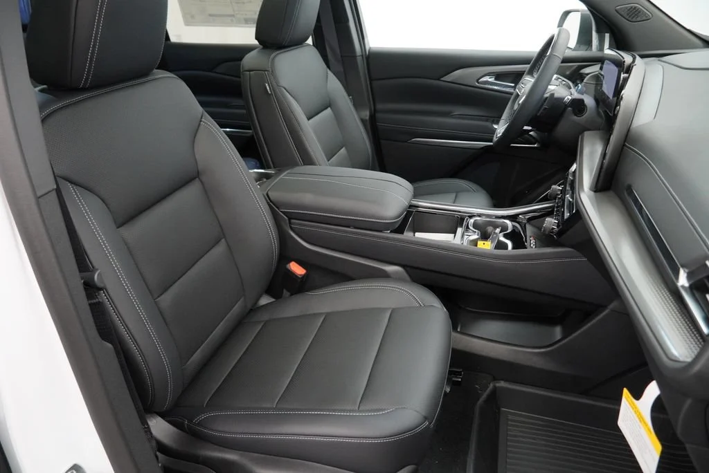New 2027 Summit White Chevrolet LT image 30