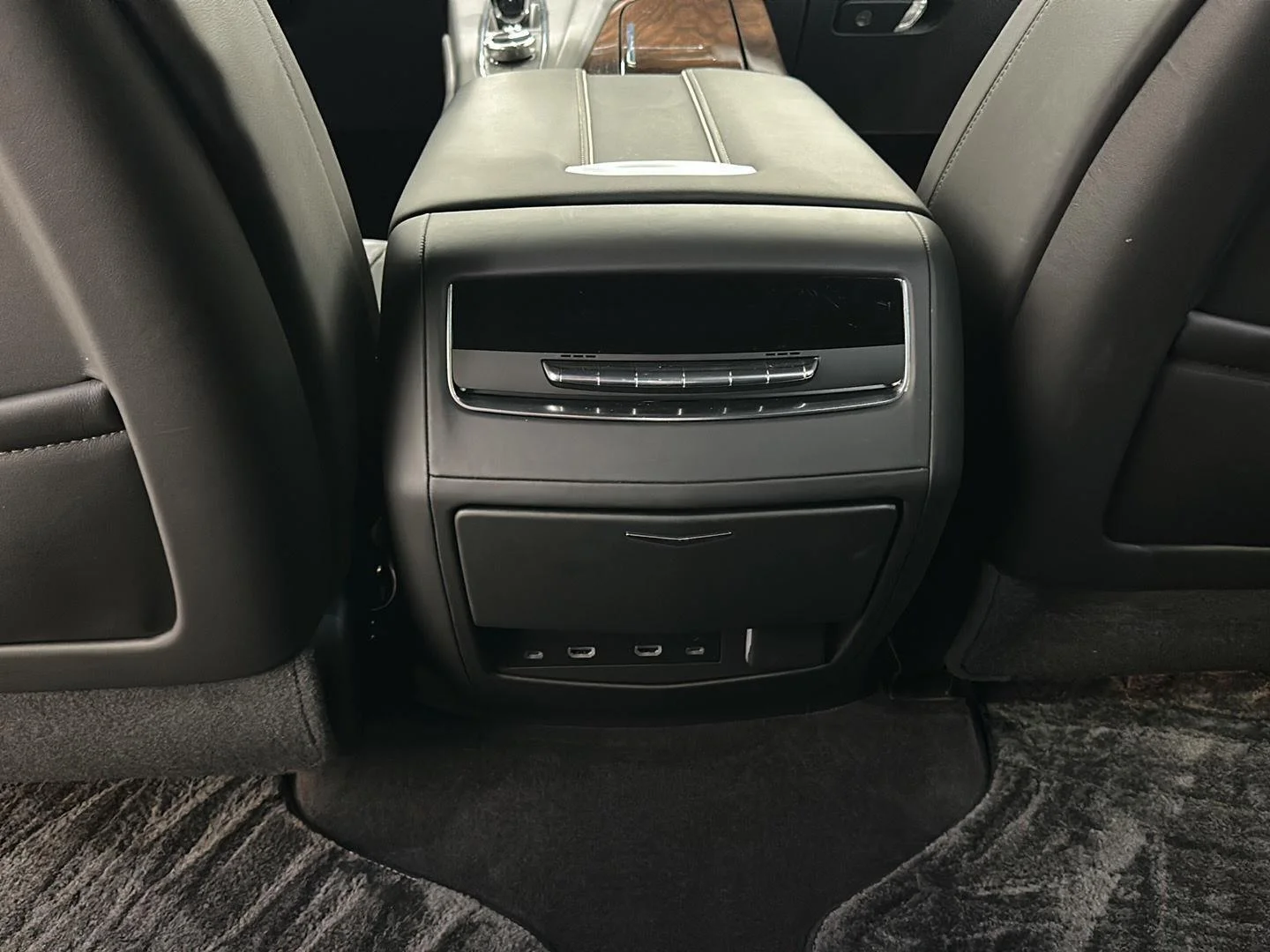 Used 2023 Crystal White Tricoat Cadillac Sport Platinum image 21