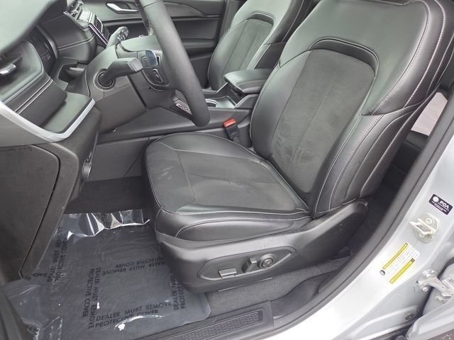 Used 2024 Silver Zynith Jeep Altitude X image 6