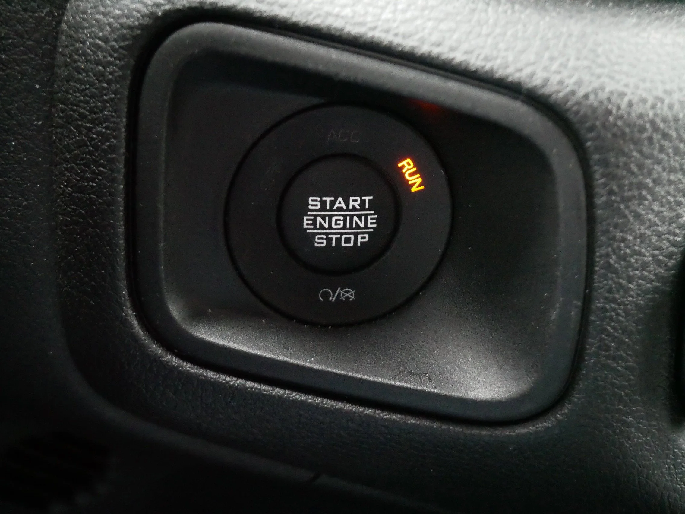 Used 2025 Fathom Blue Pearlcoat Jeep Sport S image 29