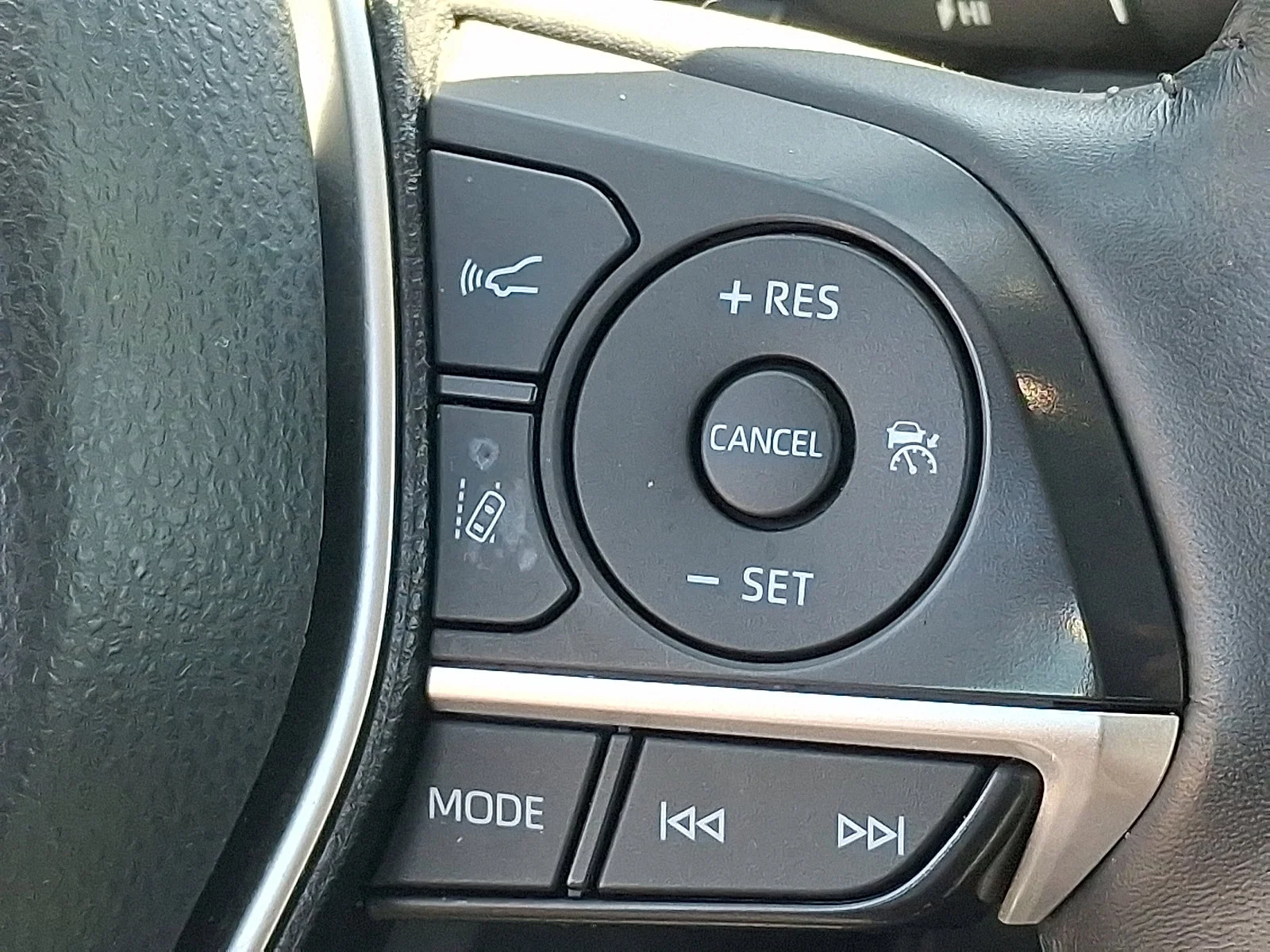 Used 2024 Wind Chill Pearl - 089 Toyota XLE image 22