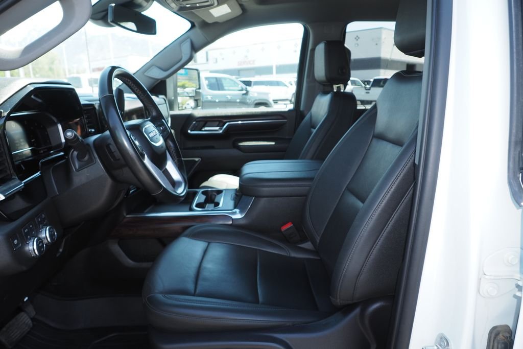 Used 2024 White GMC SLT image 14