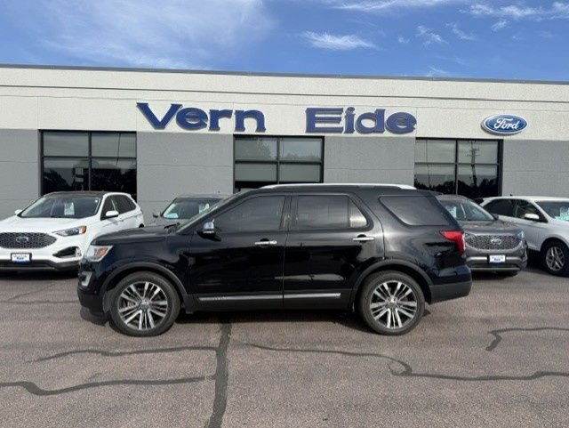 Used 2017 Black Ford Platinum image 1