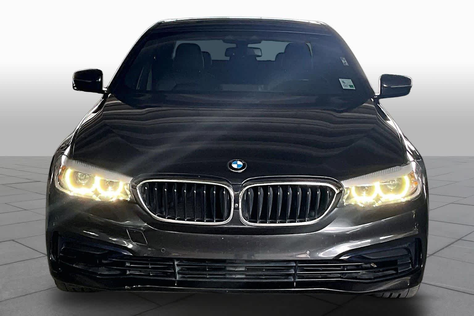 Used 2020 Dark Graphite Metallic BMW 540i image 3