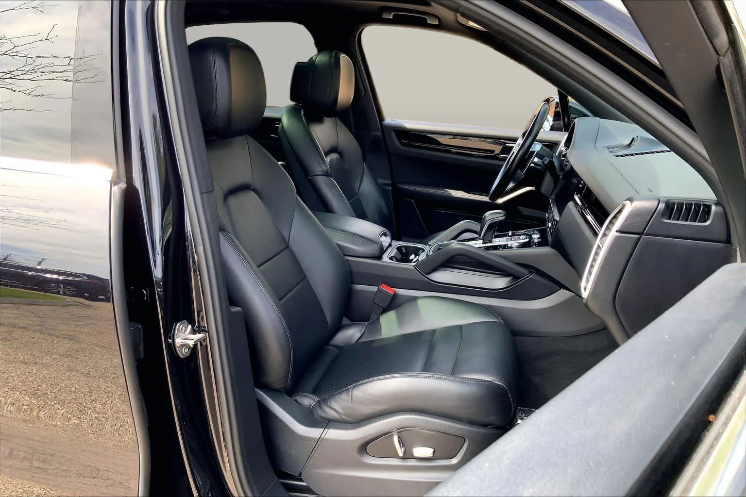 Used 2019 Black Porsche  image 11