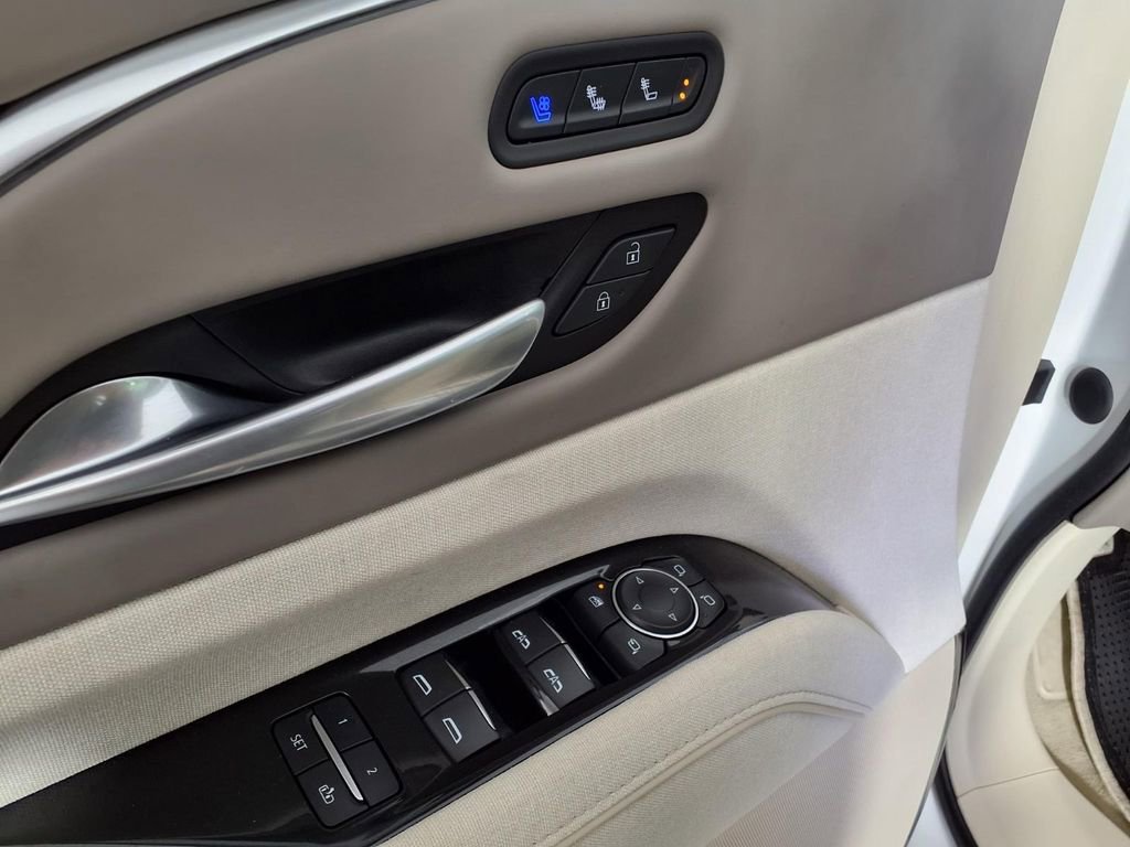 Used 2022 Crystal White Tricoat Cadillac Premium Luxury Platinum image 26