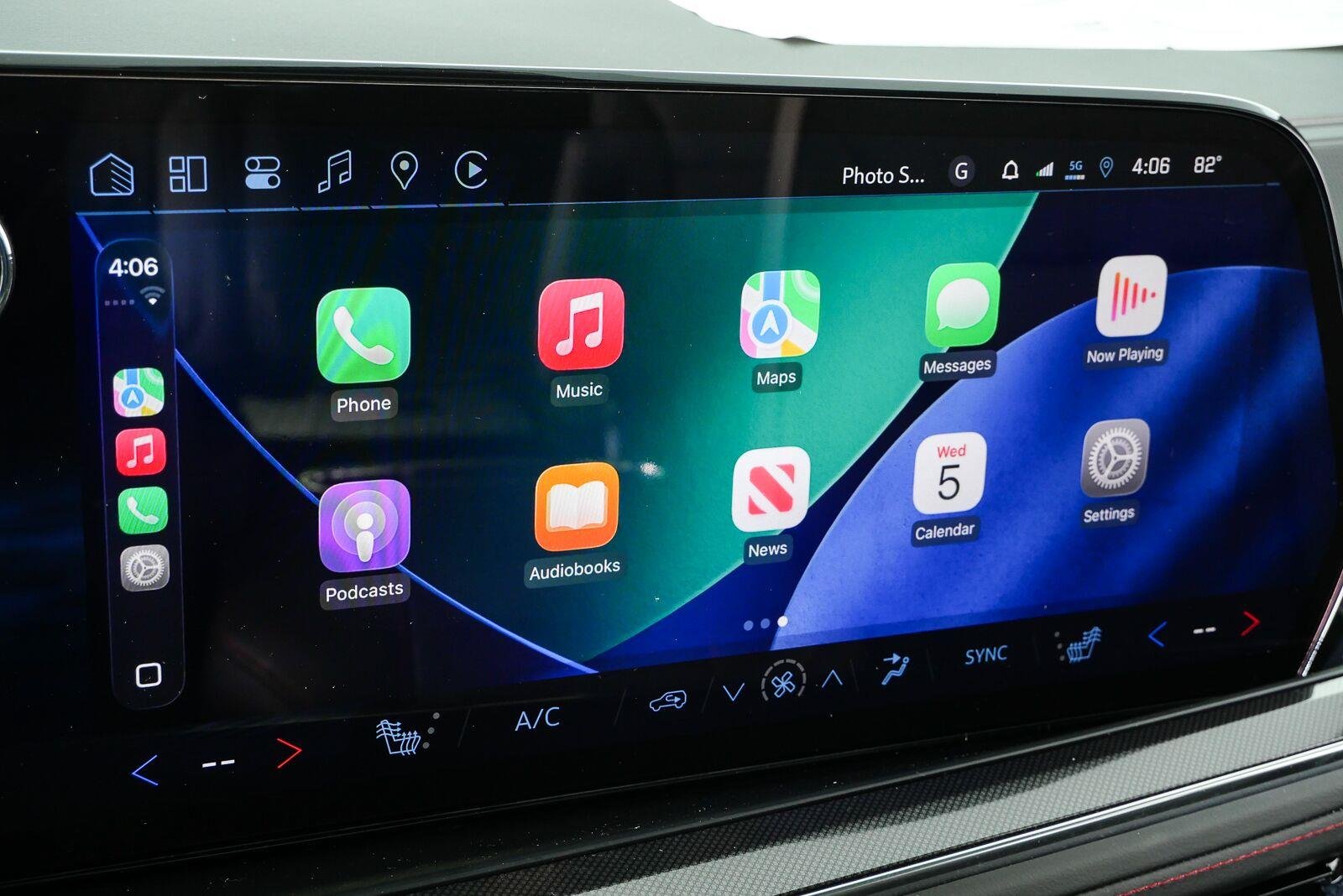2026 Chevrolet Suburban RST - Photo 16