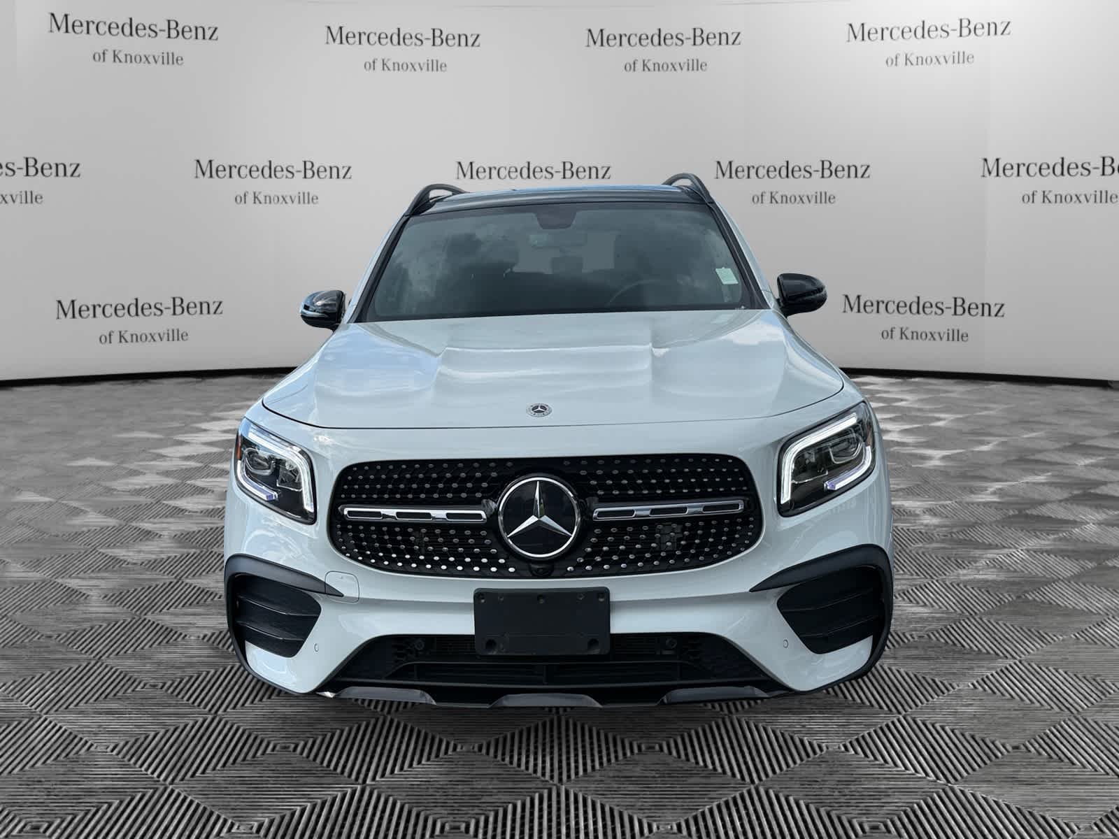 Certified Used 2022 Digital White Metallic Mercedes-Benz GLB 250 image 2