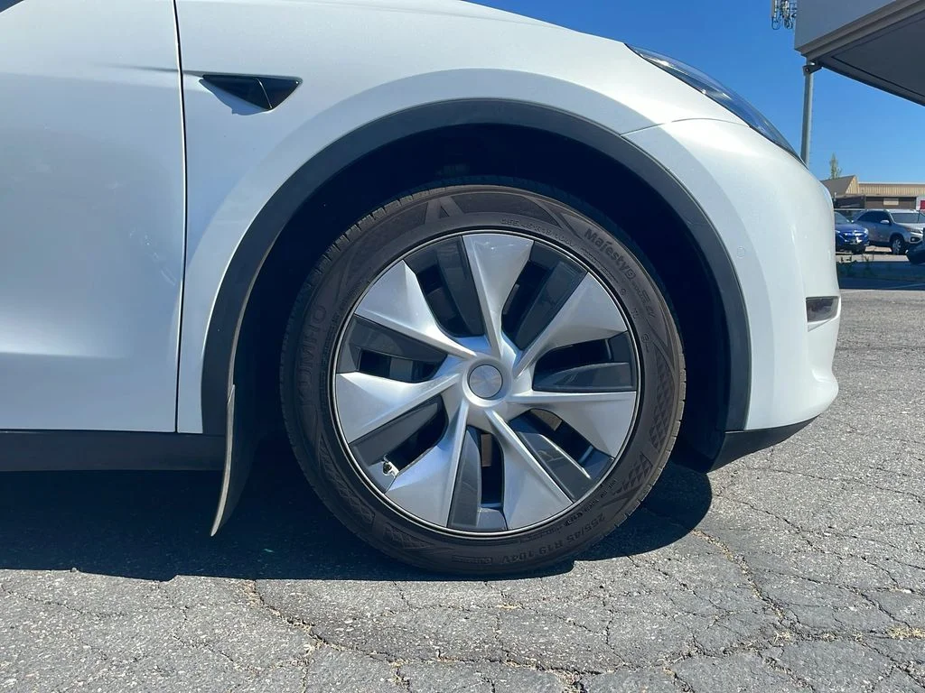 2022 Tesla Model Y Long Range - Photo 24
