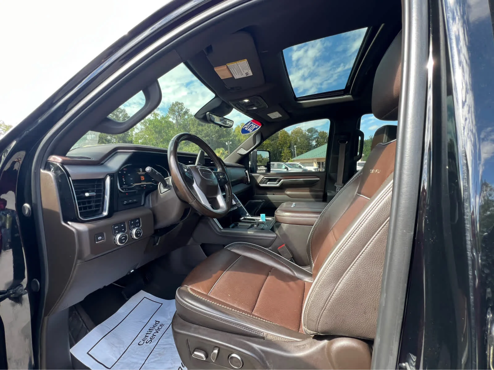 Used 2024 Onyx Black GMC Denali image 6