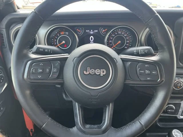 Used 2019  Jeep Sport S image 31