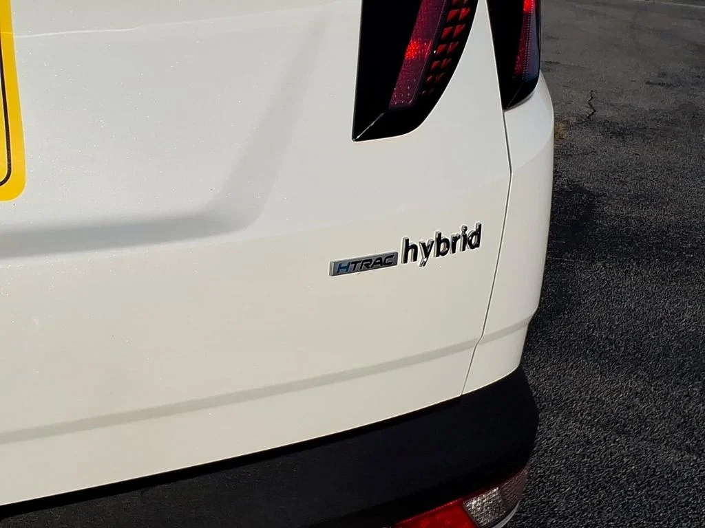 Used 2024 White Hyundai SEL Convenience image 10