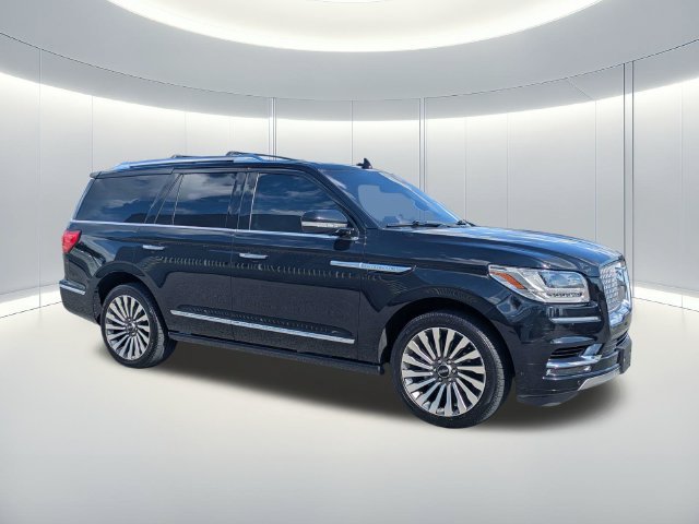 Used 2018 Black Lincoln Reserve image 8