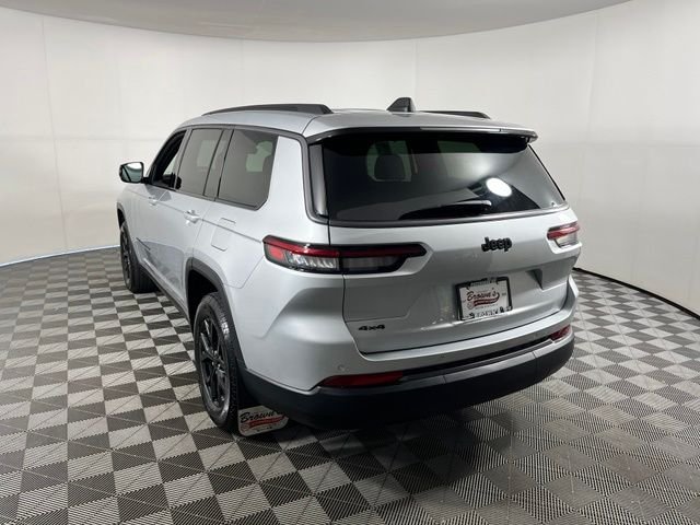 Used 2026 Silver Jeep Altitude image 5